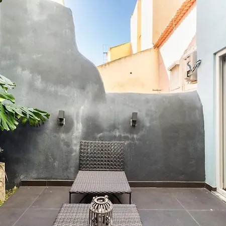 16 Rc - Central Lisbon Patio-2