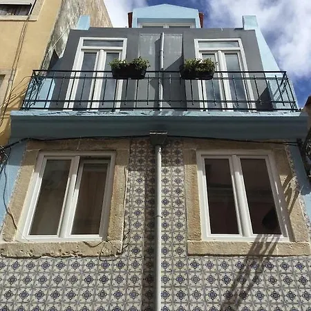 16 Rc - Central Lisbon Patio-3